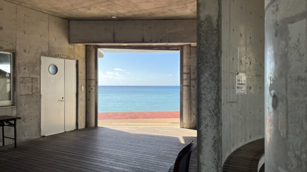 屋根付きの東屋