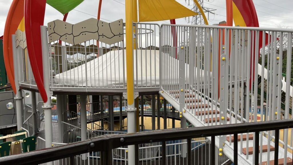 浦添大公園のトランポリン