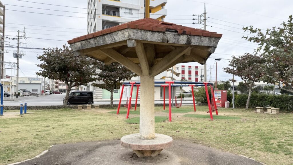 屋根付きベンチ