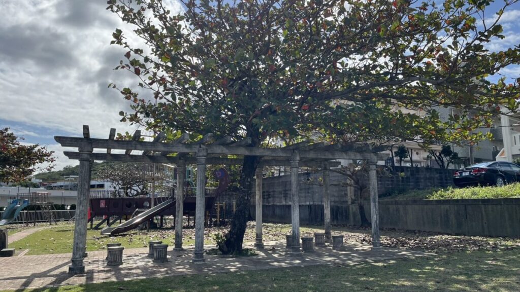 屋根付きベンチエリア