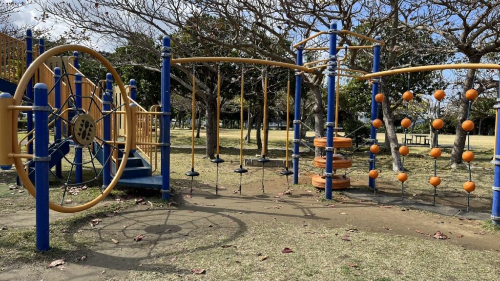 豊見城総合公園 コンビネーション遊具2