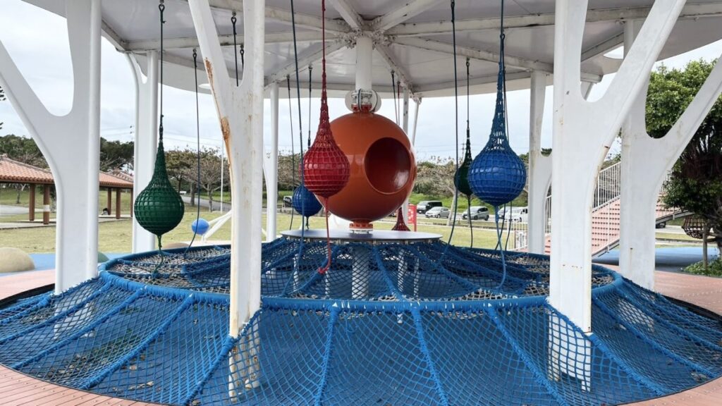 複雑なアスレチック構造