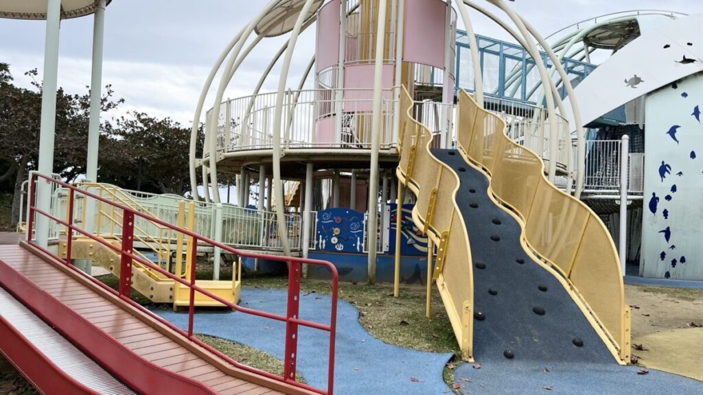 平和記念公園 超大型アスレチック 全景