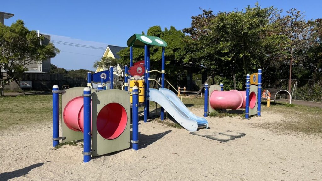 本部公園の小型遊具