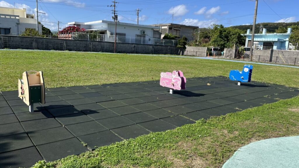 木馬のスプリング遊具