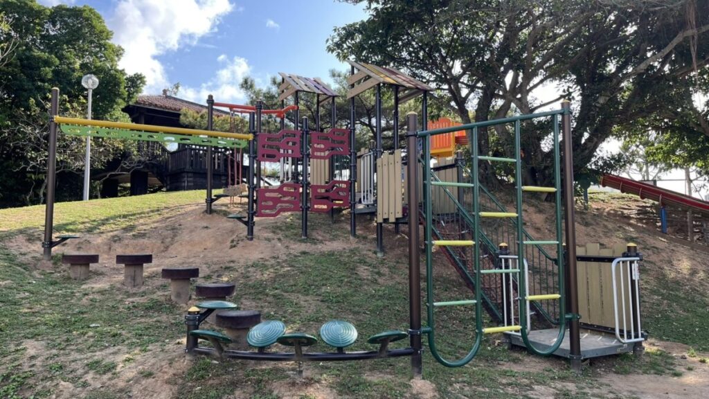 佐真下公園 斜面遊具