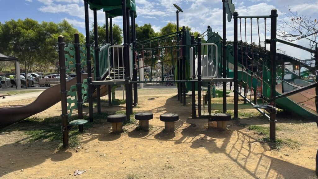 嘉数高台公園の大型遊具