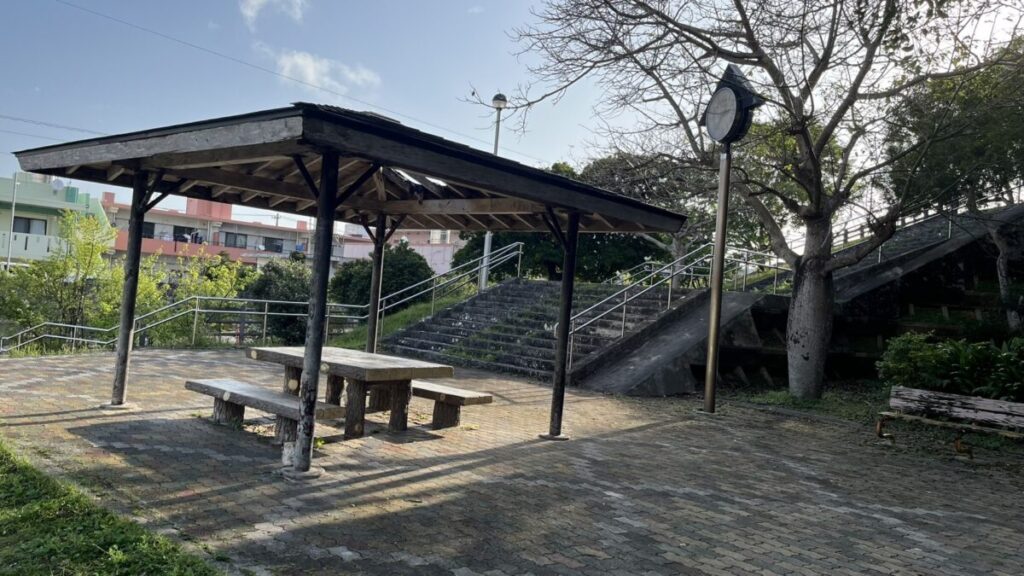 屋根付きの休憩所