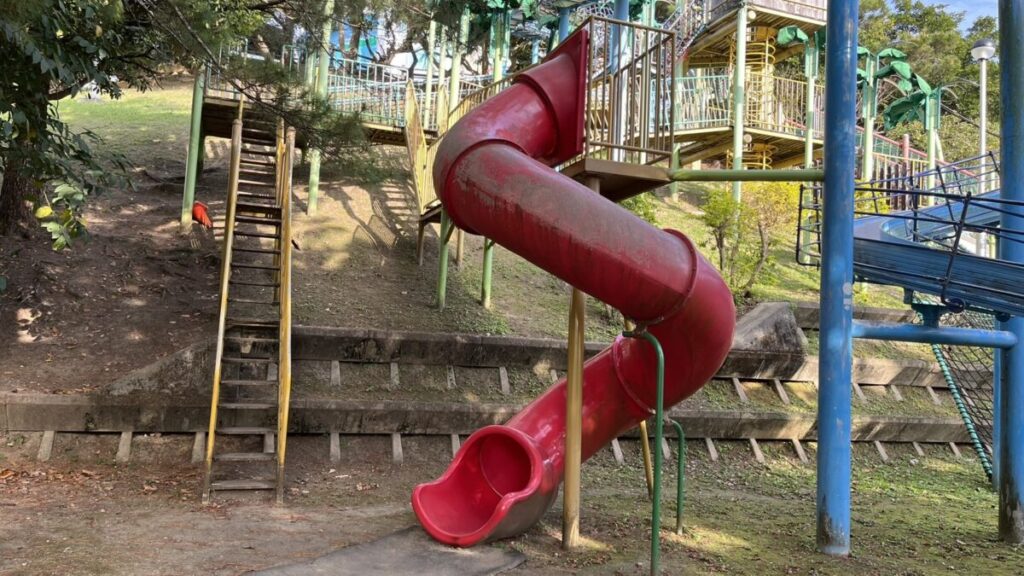 上原高台公園のコンビネーション遊具