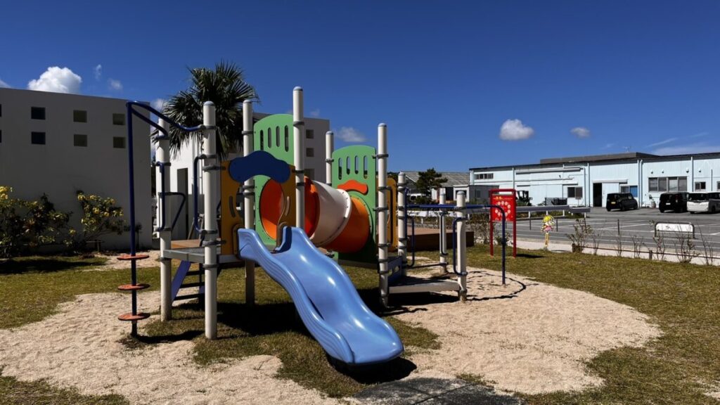 3歳から6歳用の小さめコンビネーション遊具